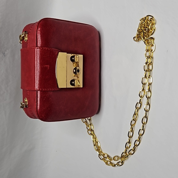 Cinti Red Leather Square Long Gold Chain Crossbody Bag With Lock and Key - Picture 1 of 16